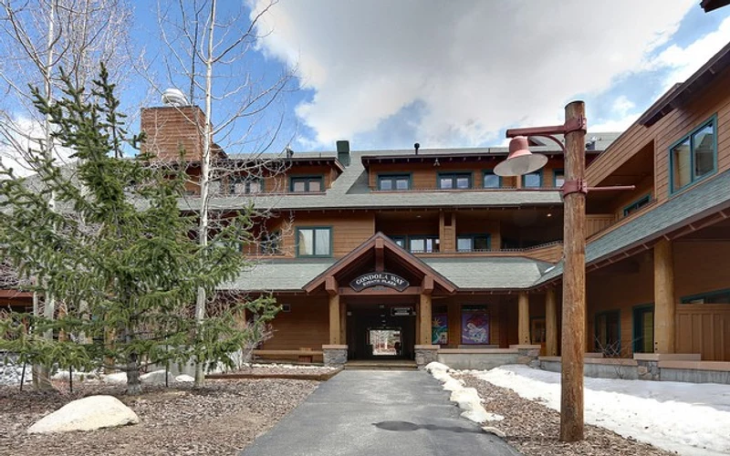 Arapahoe Lodge on River Run Road, ski-in ski-out lodging in the centre of River Run Village at Keystone, Colorado